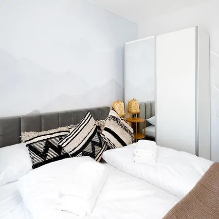 Osada, Sun & Snow